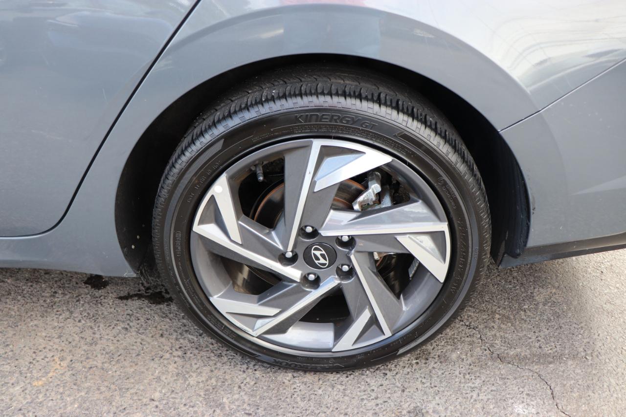 Hyundai Elantra Limited IVT 2025