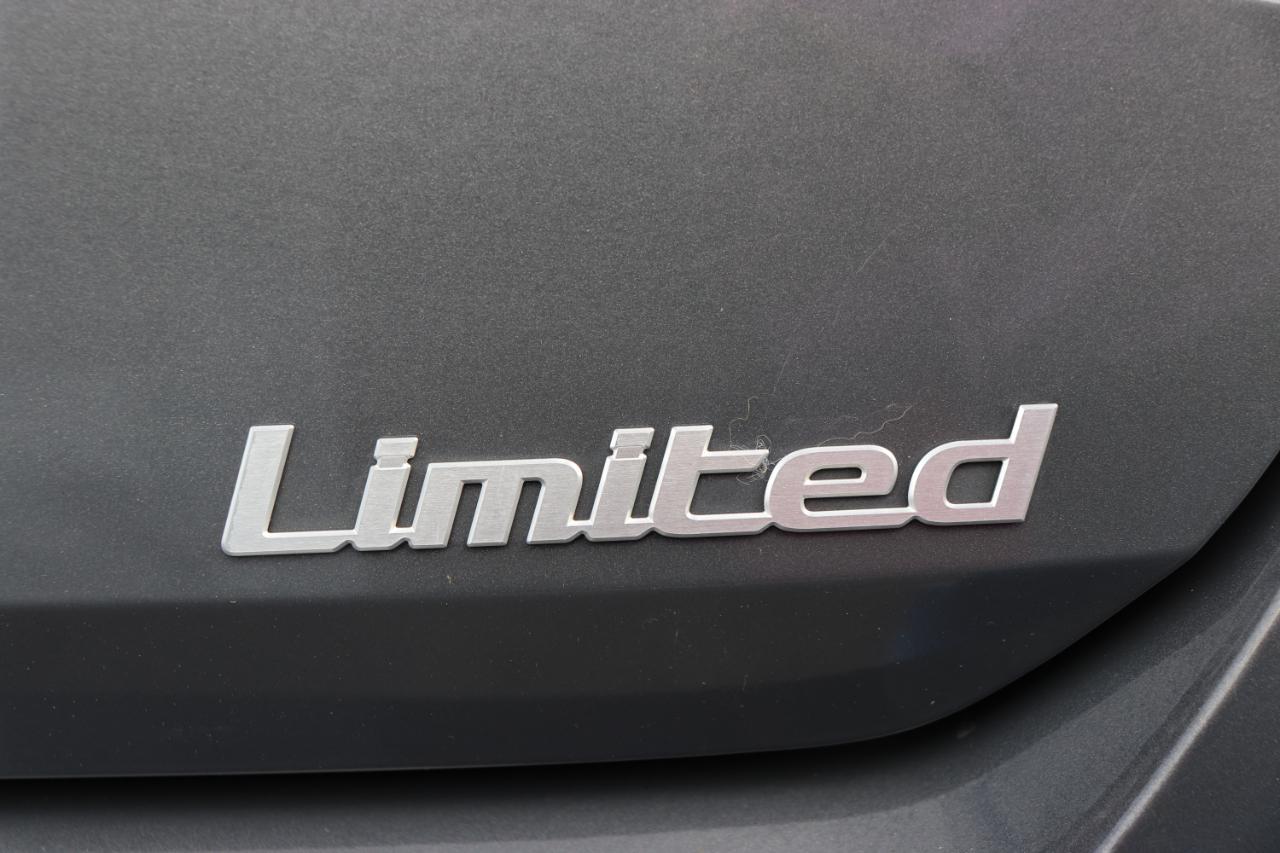 Hyundai Elantra Limited IVT 2025
