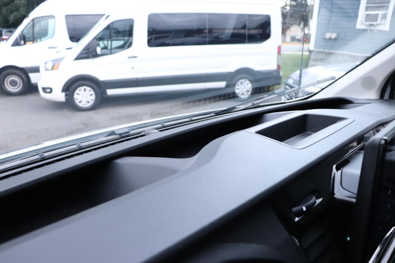 Ford Transit Passenger Wagon T-350 148" Low Roof XLT RWD 2026