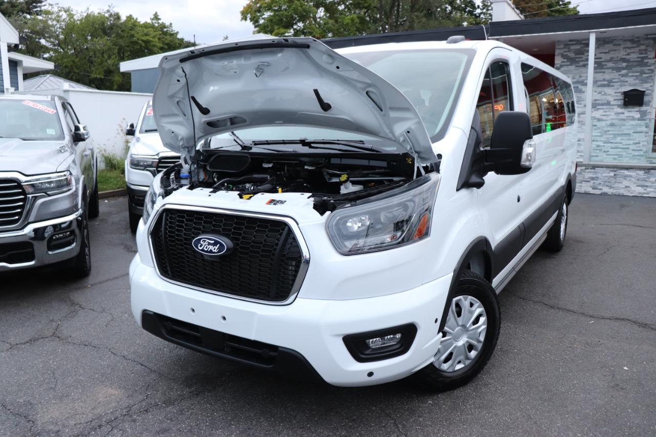 Ford Transit Passenger Wagon T-350 148" Low Roof XLT RWD 2026