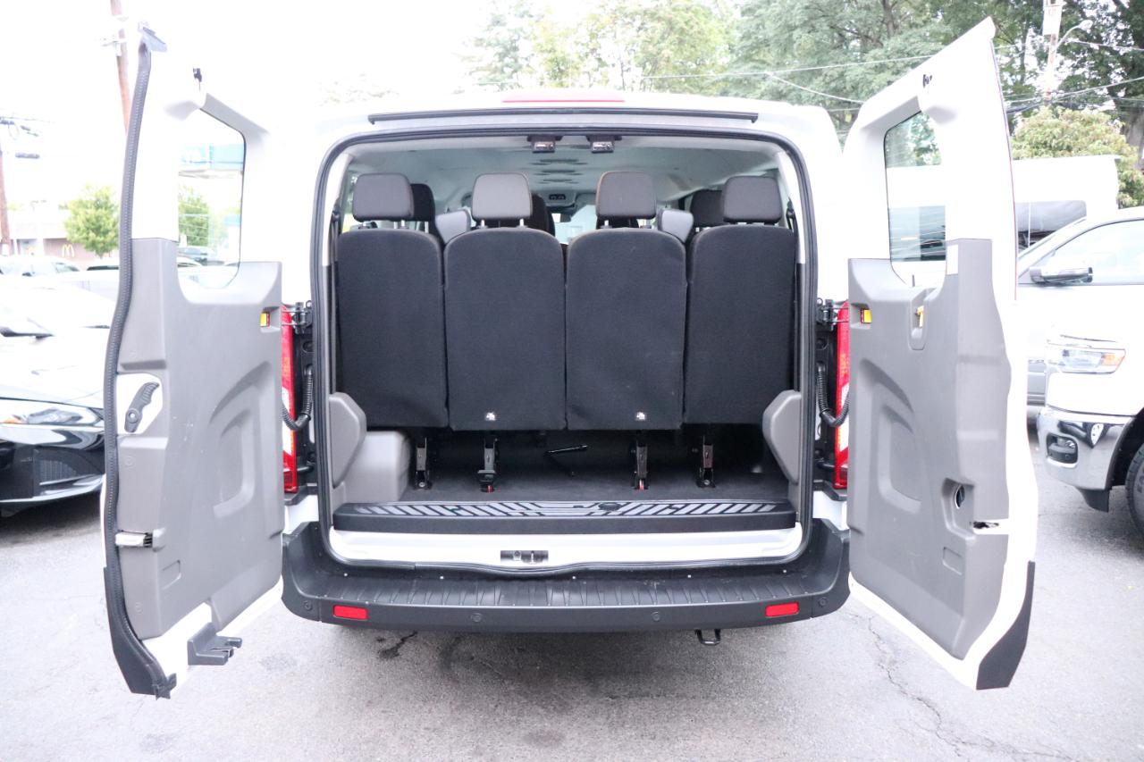 Ford Transit Passenger Wagon T-350 148" Low Roof XLT RWD 2026