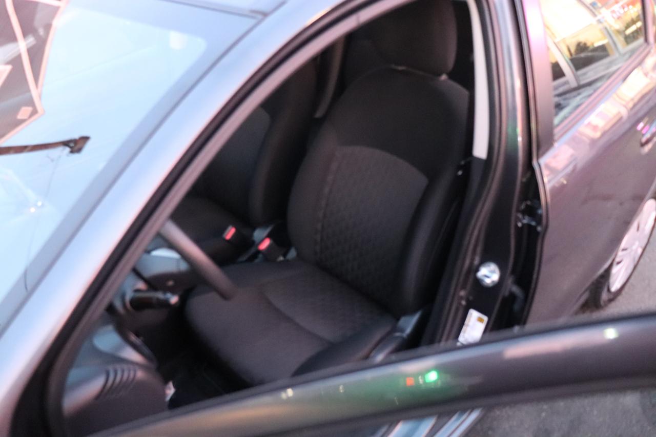 Mitsubishi Mirage ES CVT 2024
