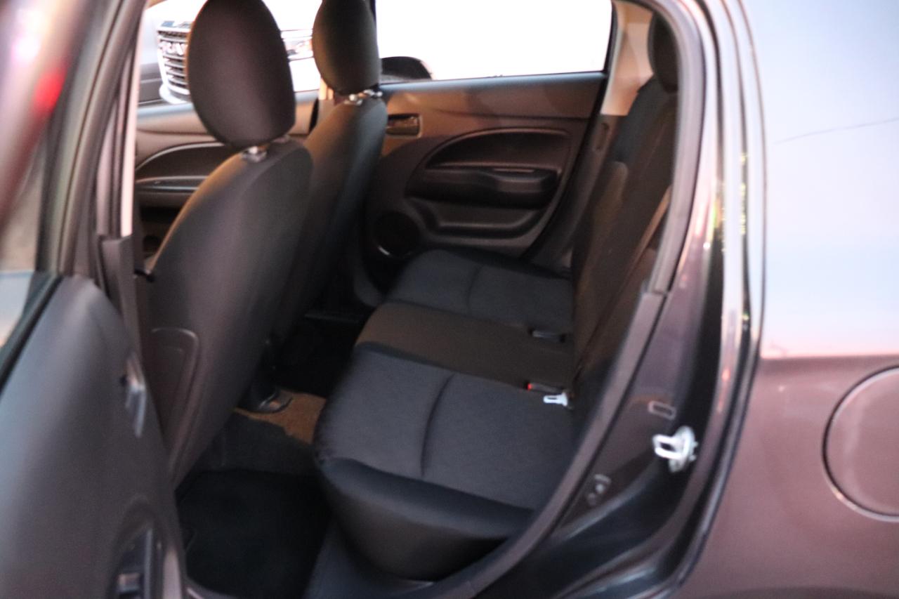 Mitsubishi Mirage ES CVT 2024