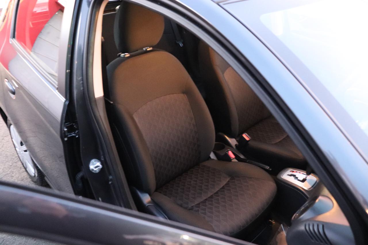 Mitsubishi Mirage ES CVT 2024