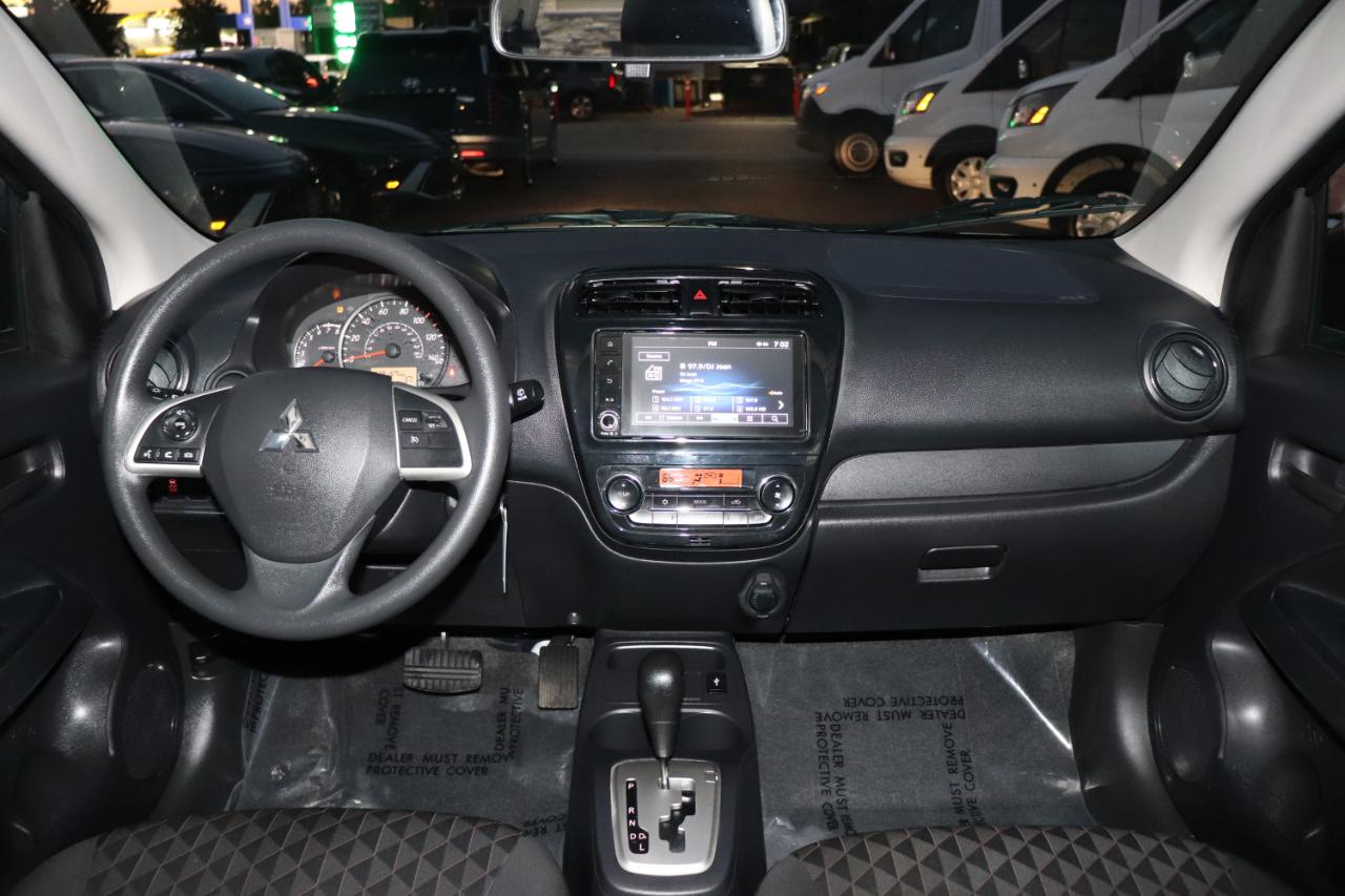 Mitsubishi Mirage ES CVT 2024