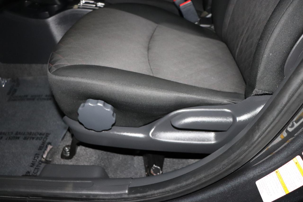 Mitsubishi Mirage ES CVT 2024