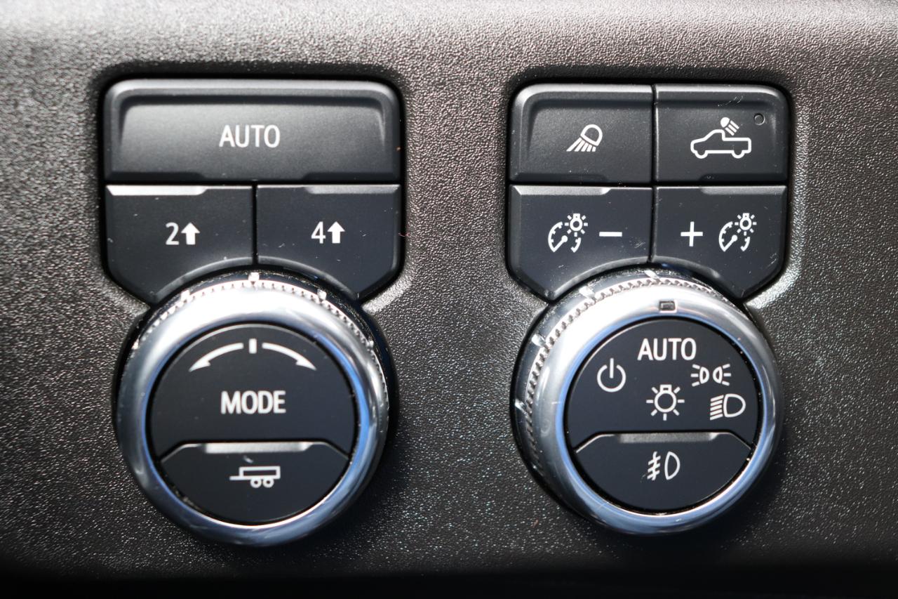 GMC Sierra 1500 4WD Crew Cab 147" SLT 2025
