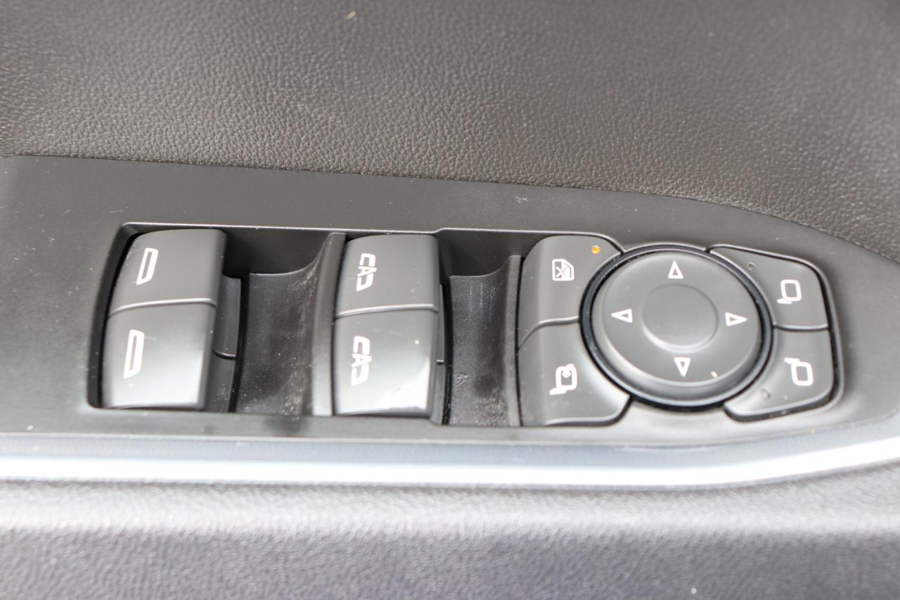 GMC Sierra 1500 4WD Crew Cab 147" SLT 2025