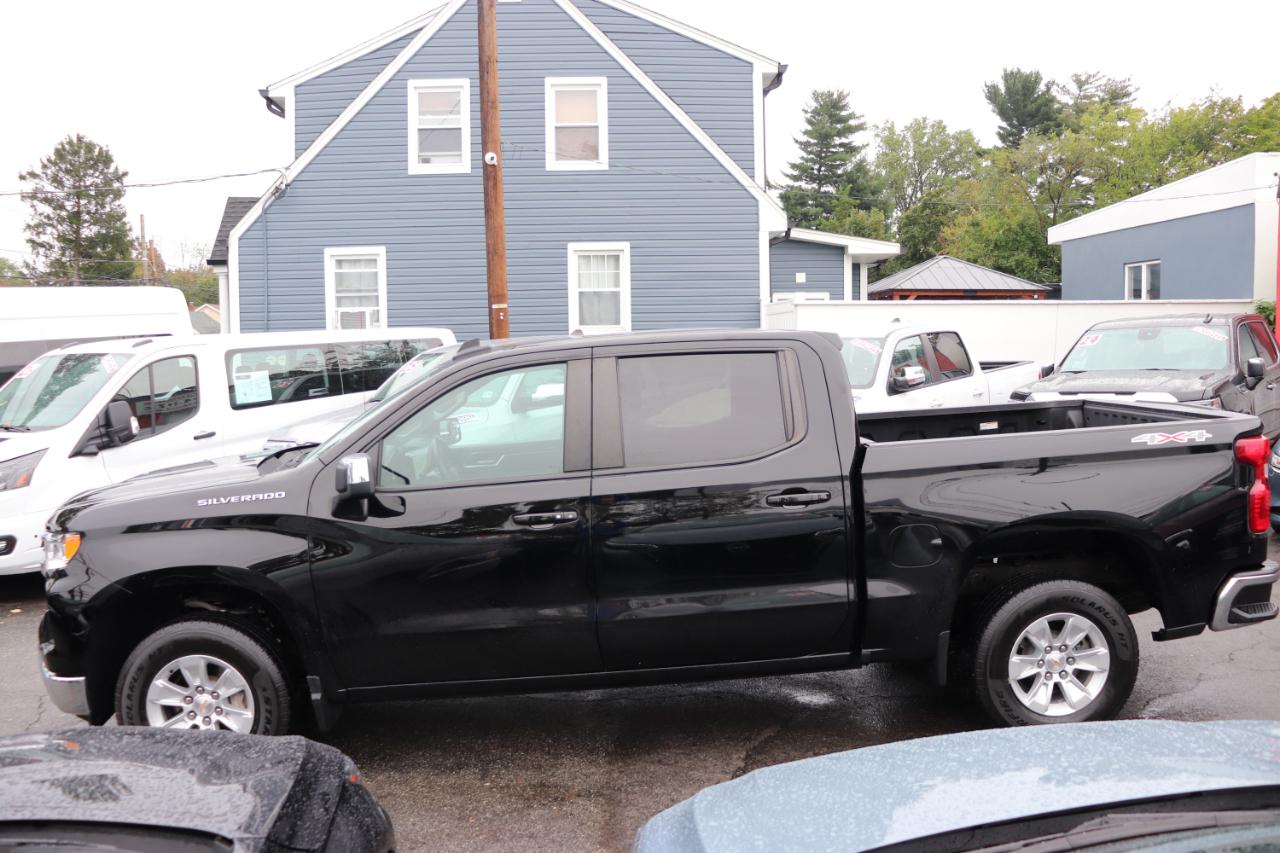 Chevrolet Silverado 1500 4WD Crew Cab 147" LT w/1LT 2025