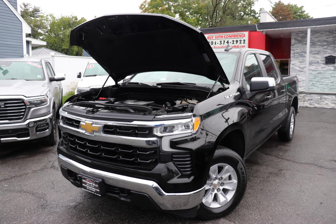 Chevrolet Silverado 1500 4WD Crew Cab 147" LT w/1LT 2025