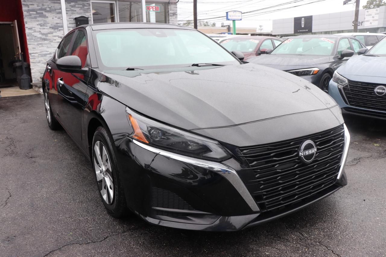 Nissan Altima 2.5 S Sedan 2024