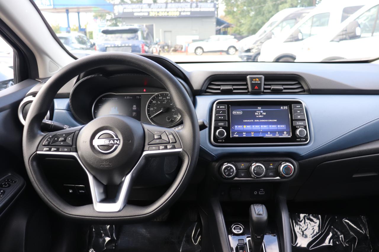 Nissan Versa SV CVT 2025
