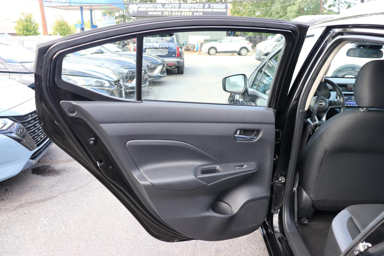 Nissan Versa SV CVT 2025
