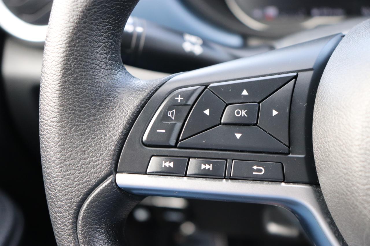 Nissan Versa SV CVT 2025