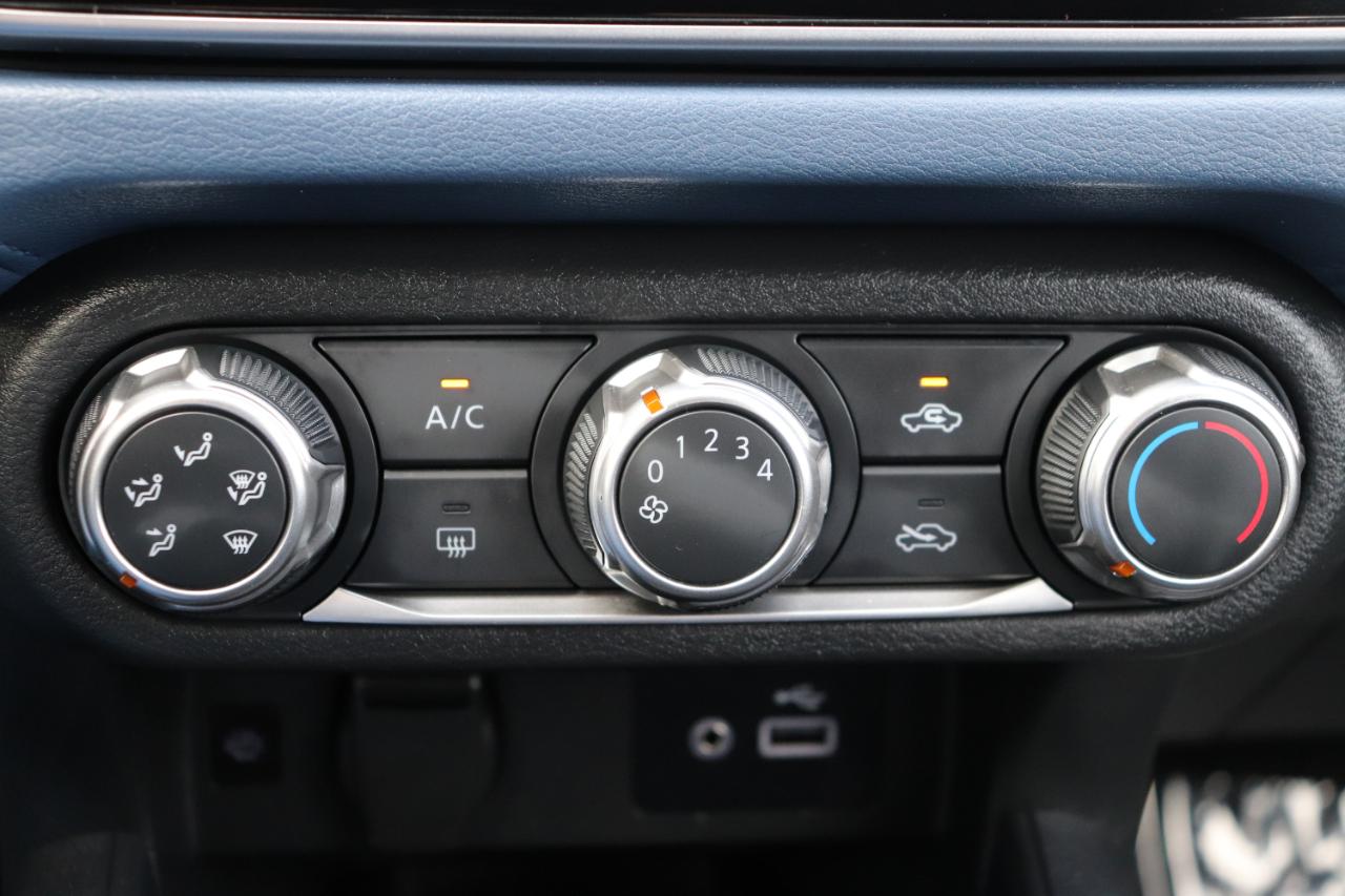 Nissan Versa SV CVT 2025