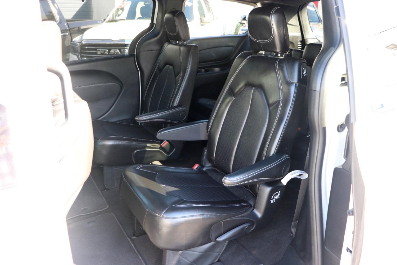 Chrysler Pacifica Select FWD 2027