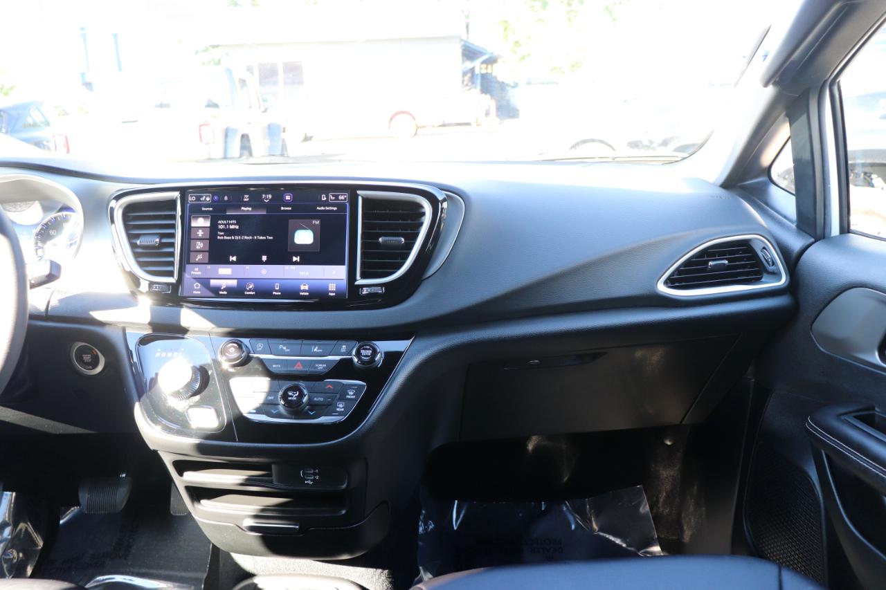Chrysler Pacifica Select FWD 2027