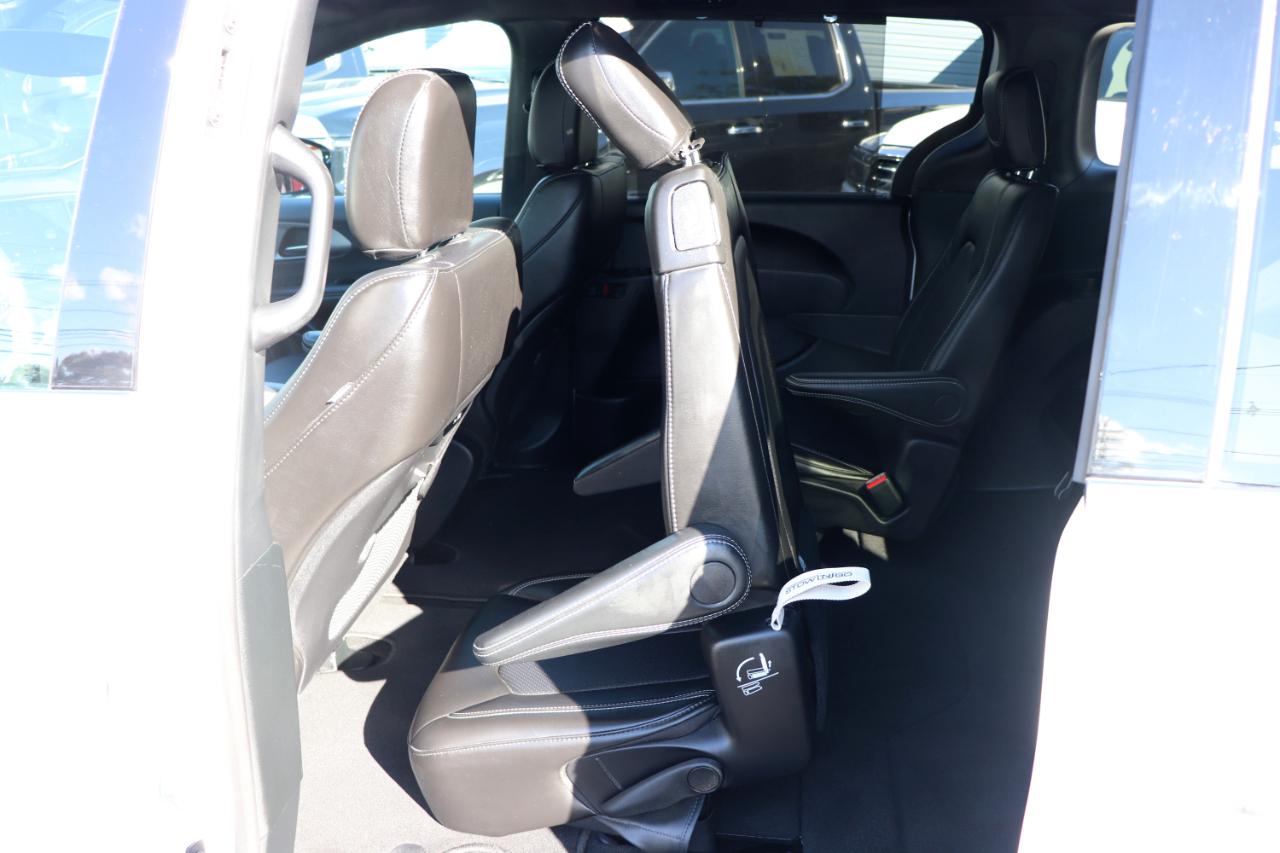 Chrysler Pacifica Select FWD 2027