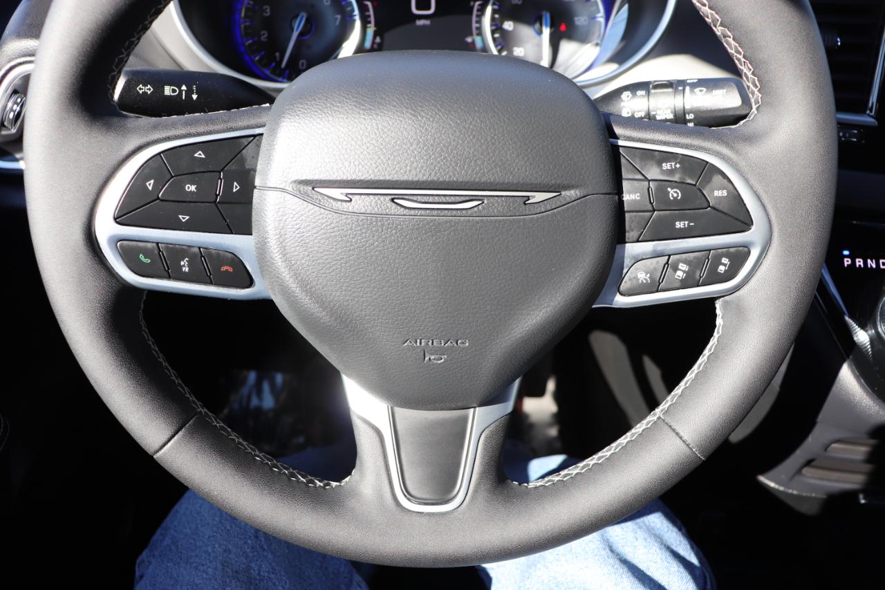 Chrysler Pacifica Select FWD 2027