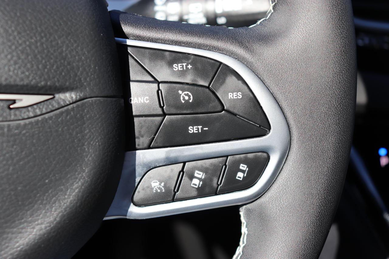 Chrysler Pacifica Select FWD 2027