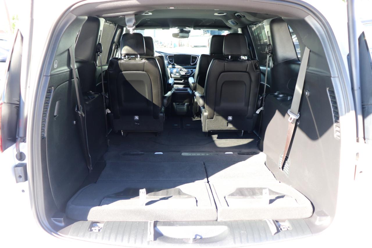 Chrysler Pacifica Select FWD 2027