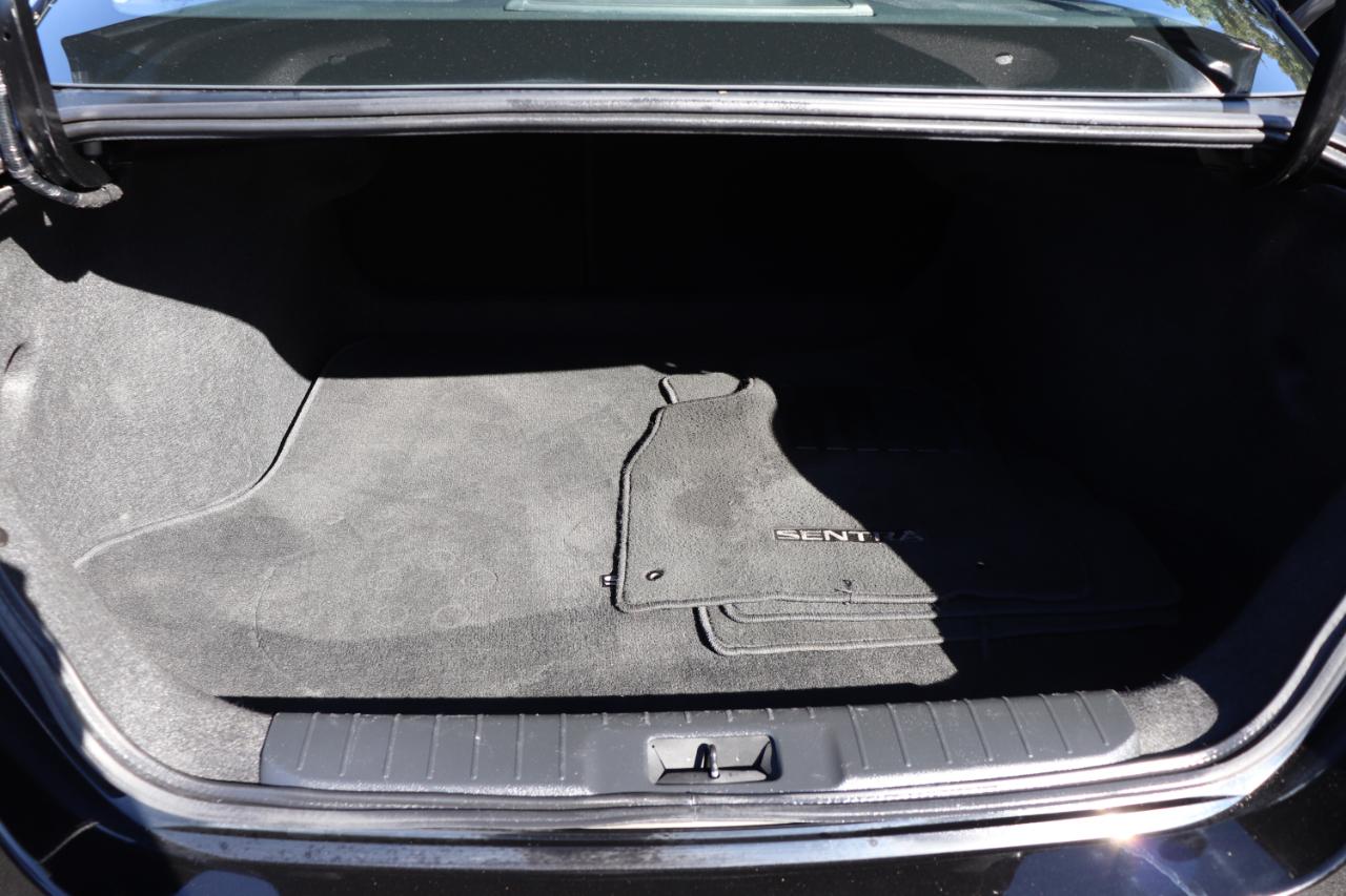 Nissan Sentra S CVT 2025