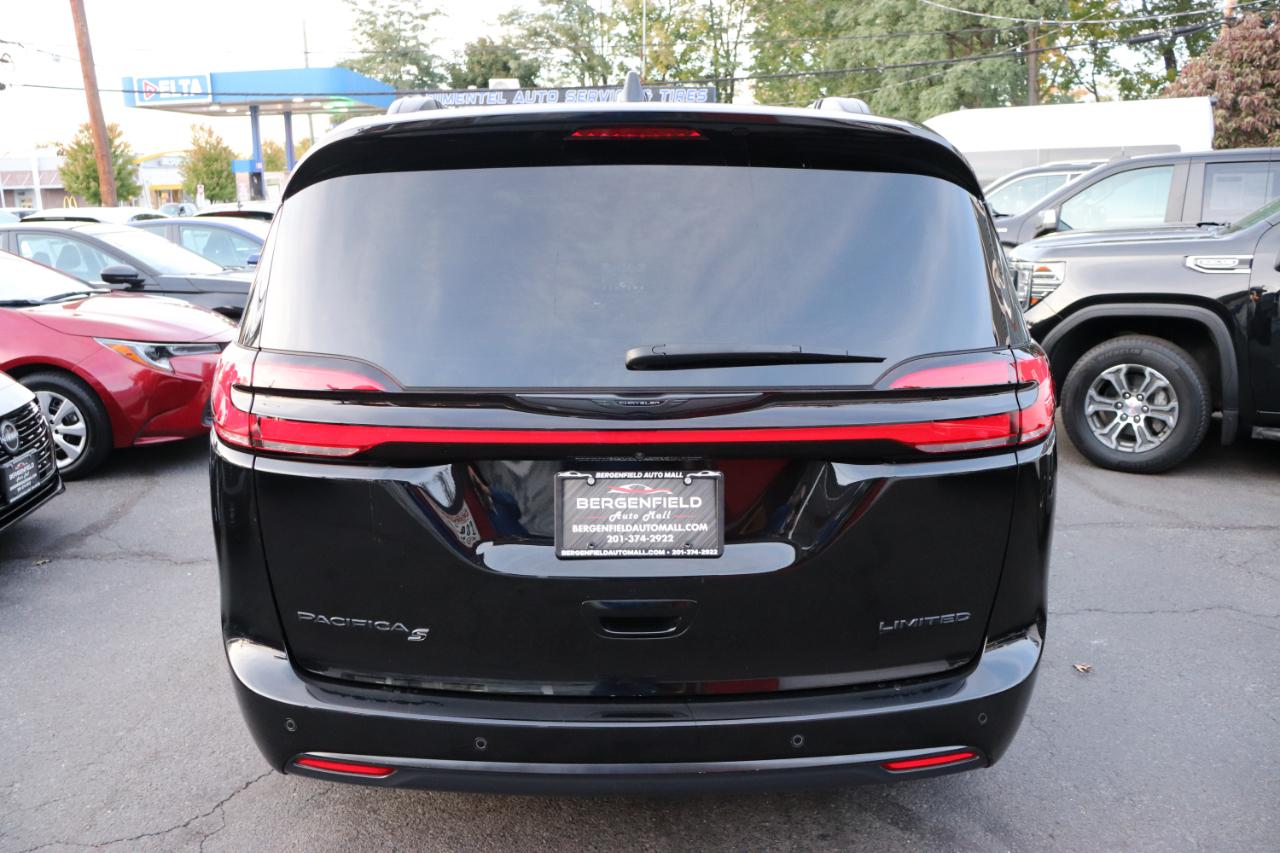 Chrysler Pacifica Limited FWD 2025