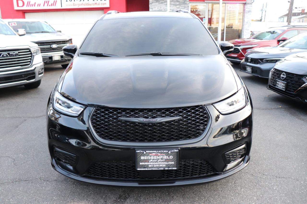 Chrysler Pacifica Limited FWD 2025