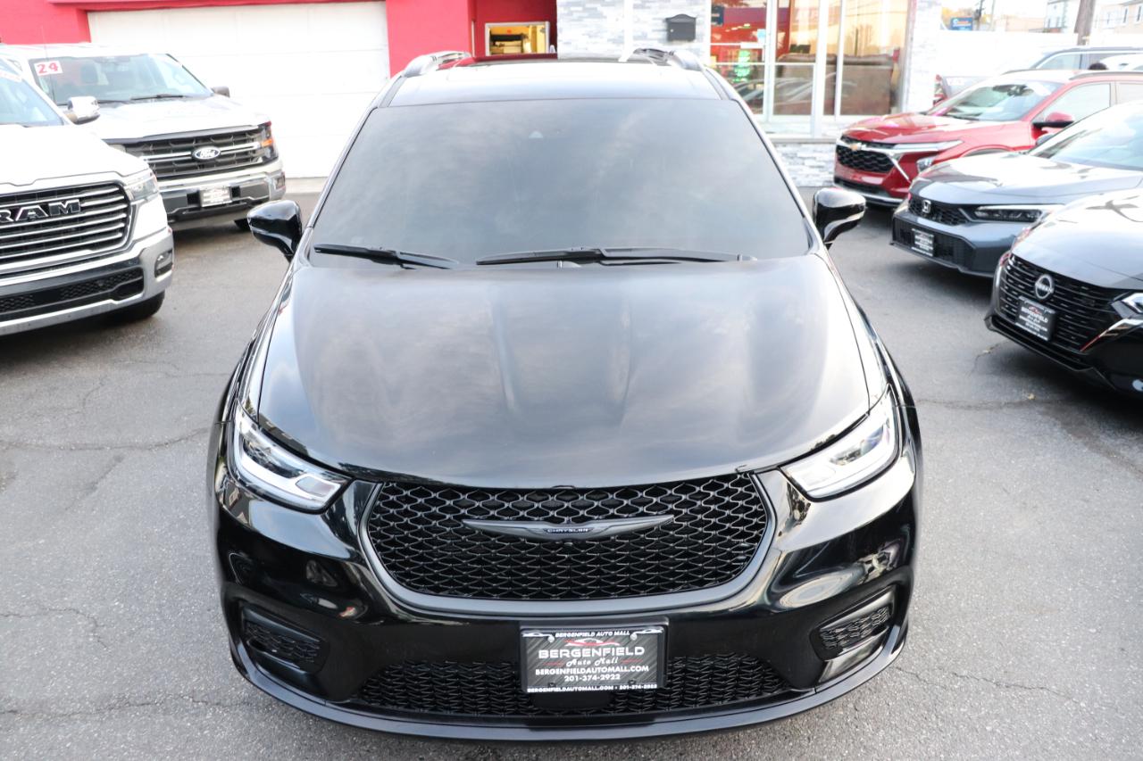 Chrysler Pacifica Limited FWD 2025