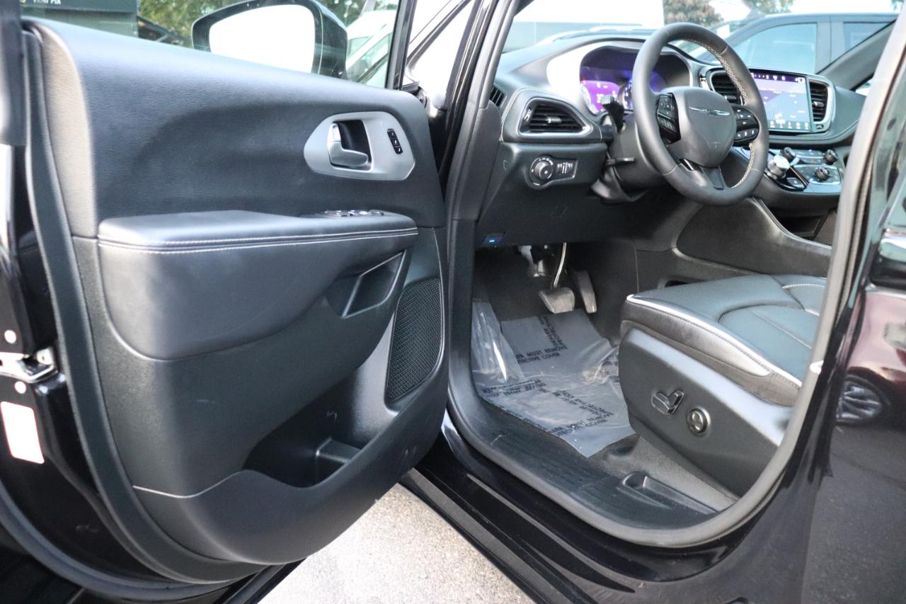 Chrysler Pacifica Limited FWD 2025