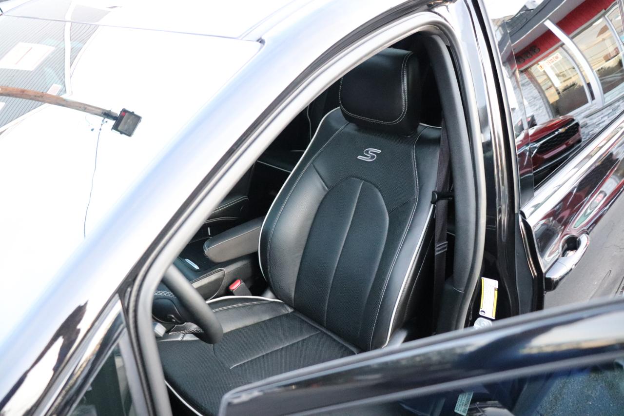 Chrysler Pacifica Limited FWD 2025