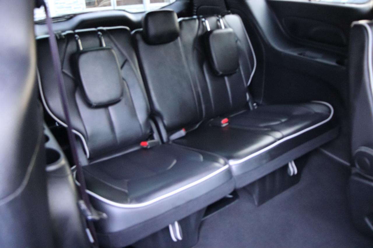 Chrysler Pacifica Limited FWD 2025