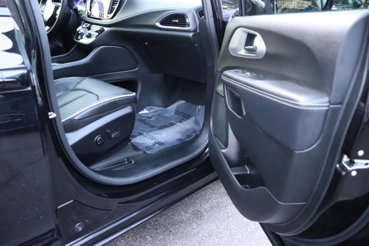 Chrysler Pacifica Limited FWD 2025