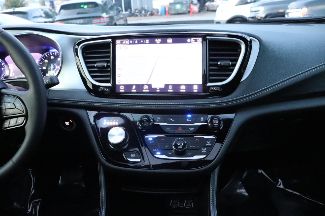 Chrysler Pacifica Limited FWD 2025