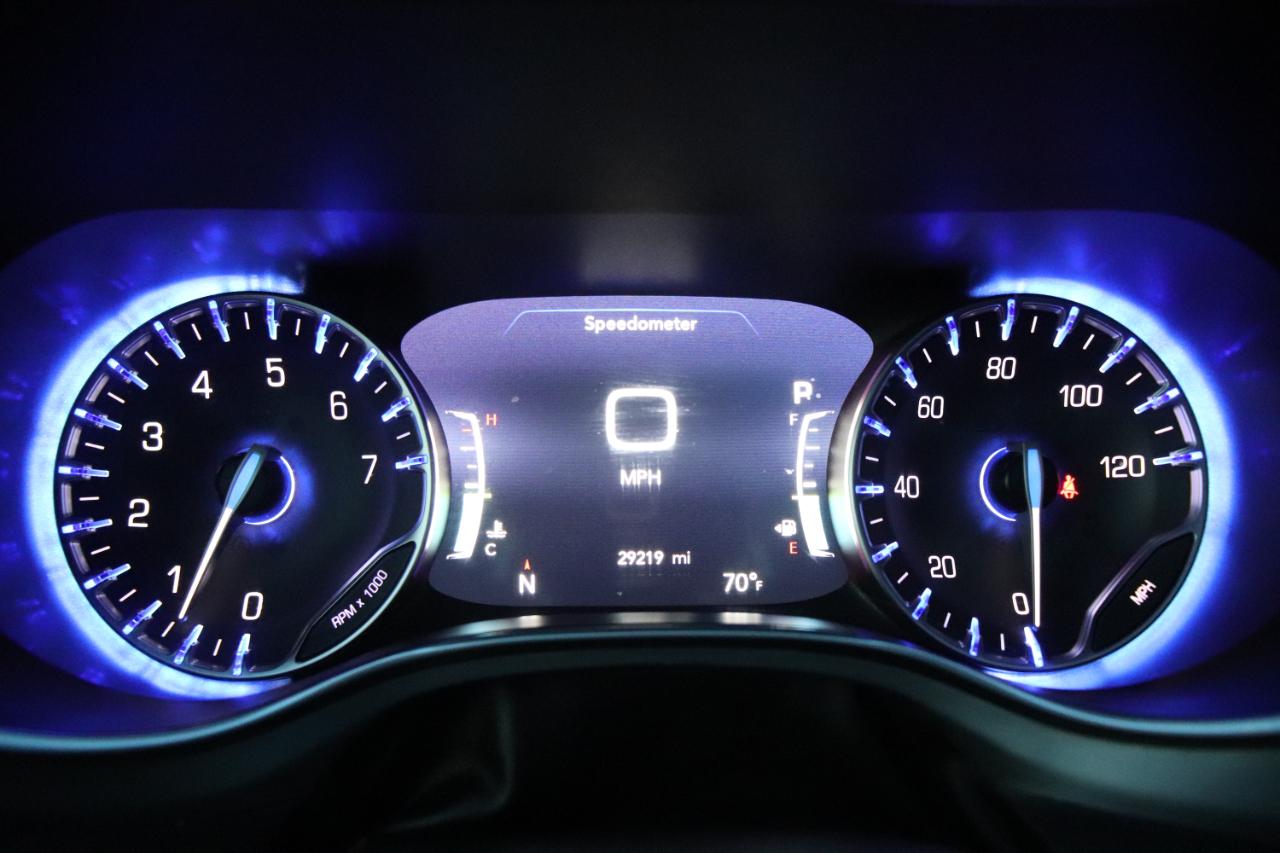 Chrysler Pacifica Limited FWD 2025
