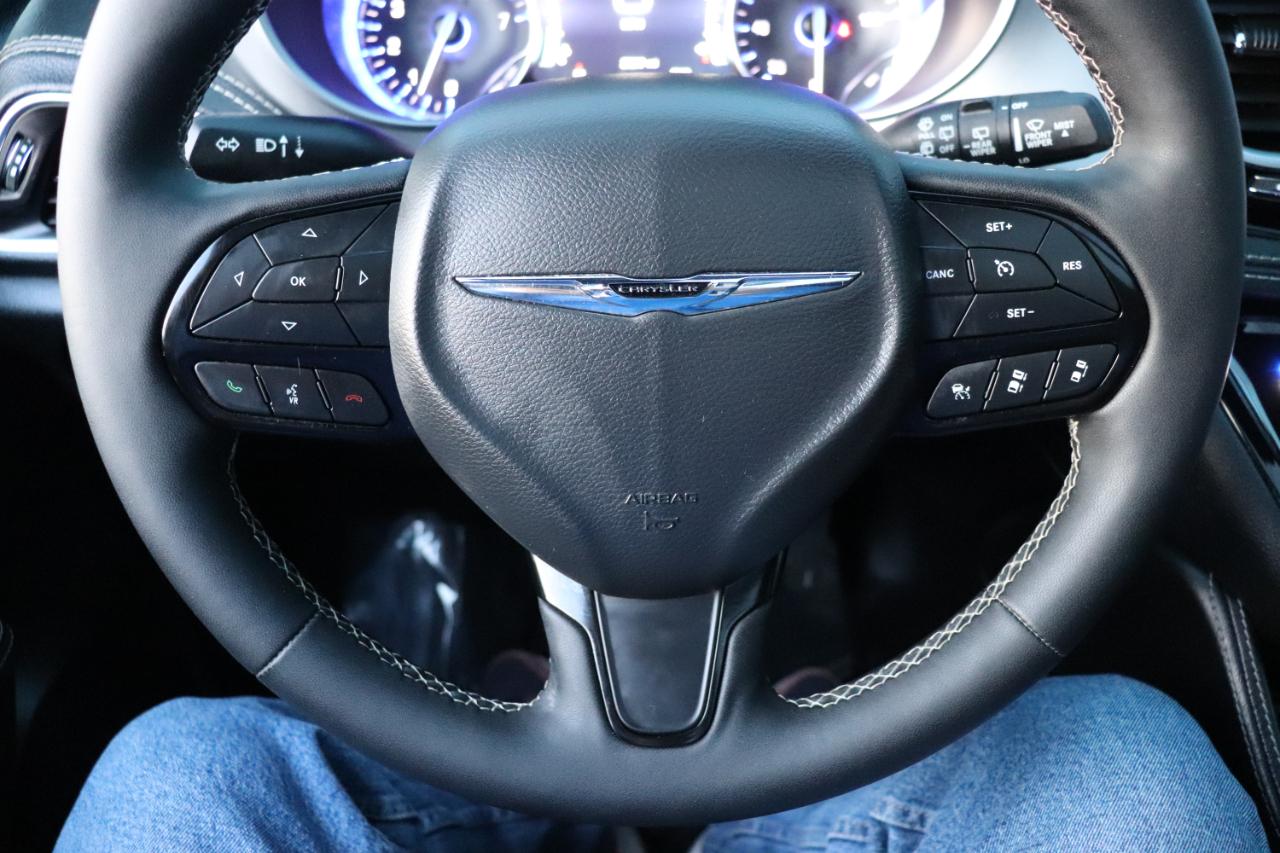 Chrysler Pacifica Limited FWD 2025
