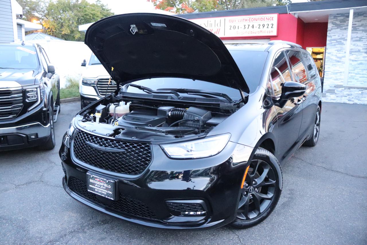 Chrysler Pacifica Limited FWD 2025