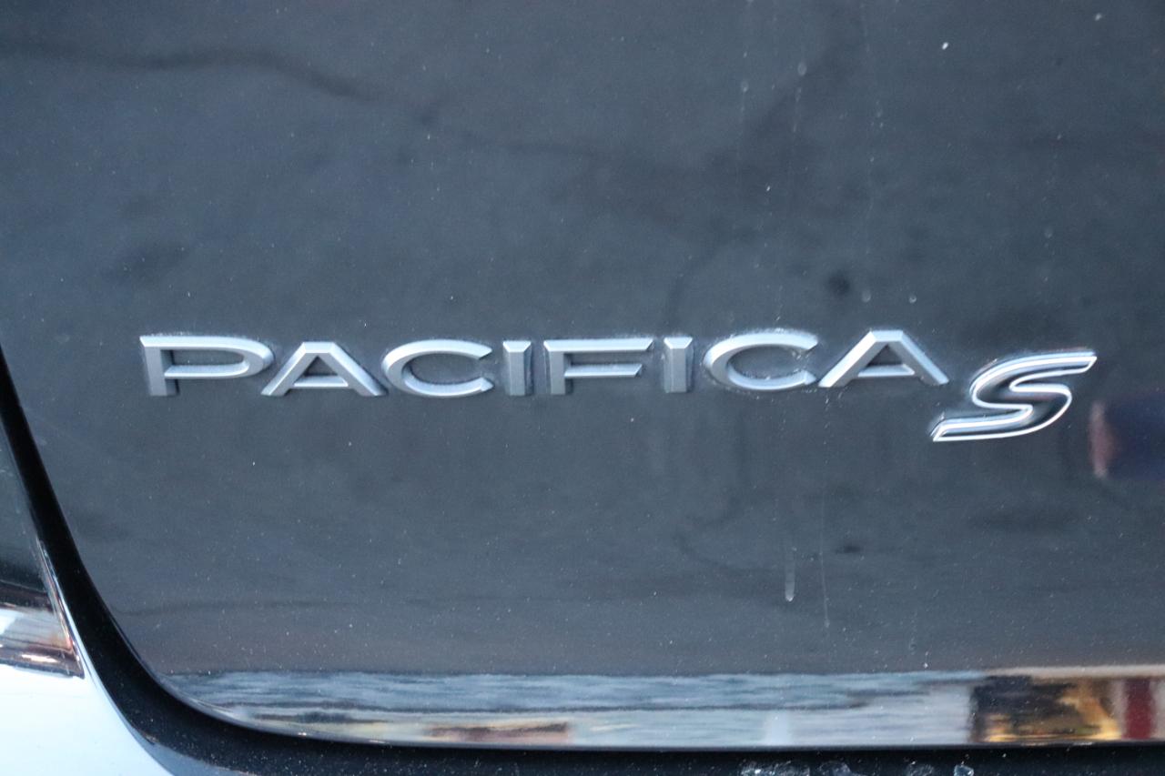 Chrysler Pacifica Limited FWD 2025
