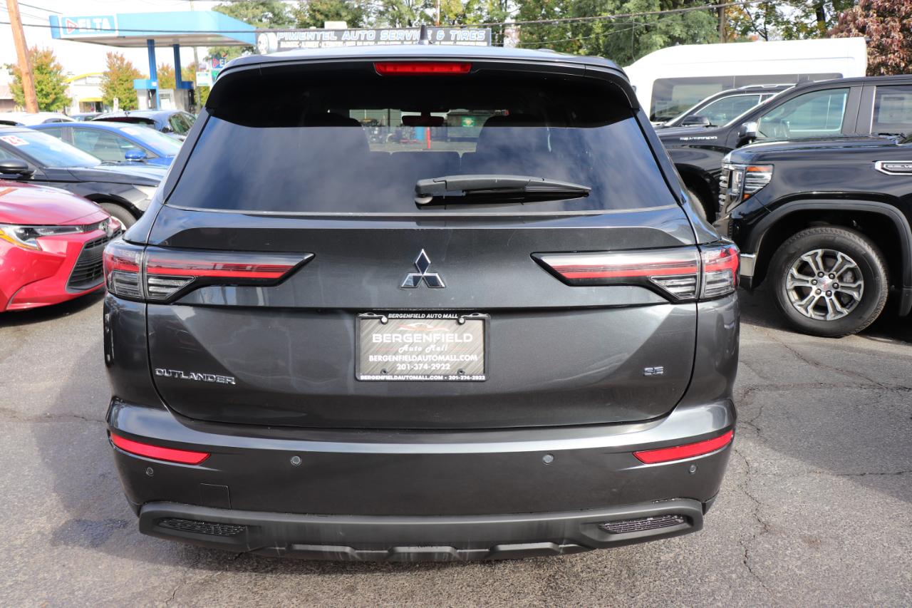 Mitsubishi Outlander SE FWD 2025