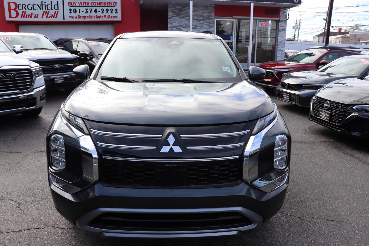 Mitsubishi Outlander SE FWD 2025