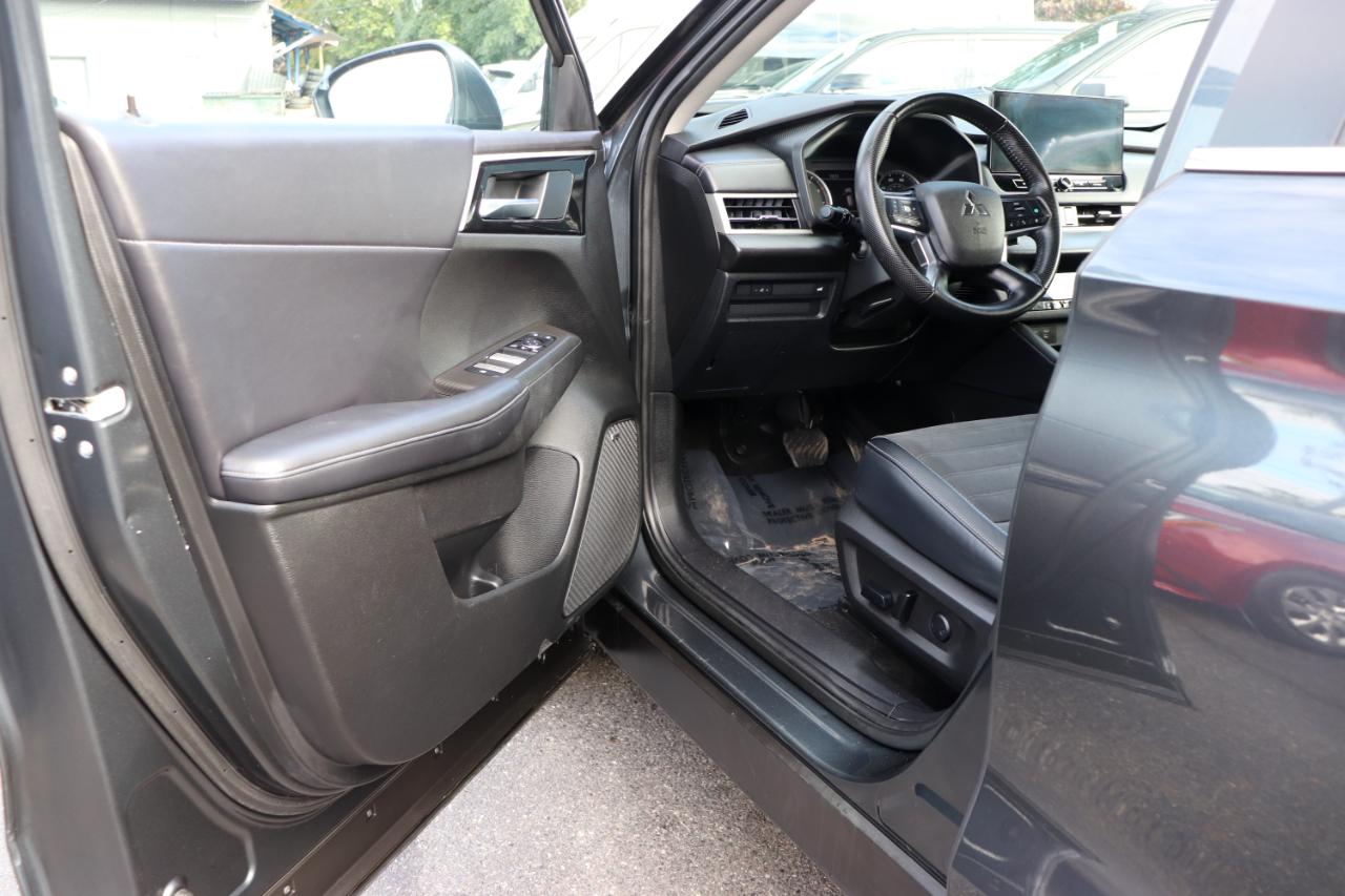 Mitsubishi Outlander SE FWD 2025