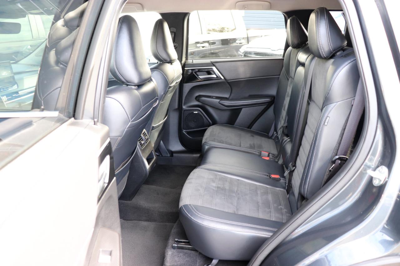 Mitsubishi Outlander SE FWD 2025