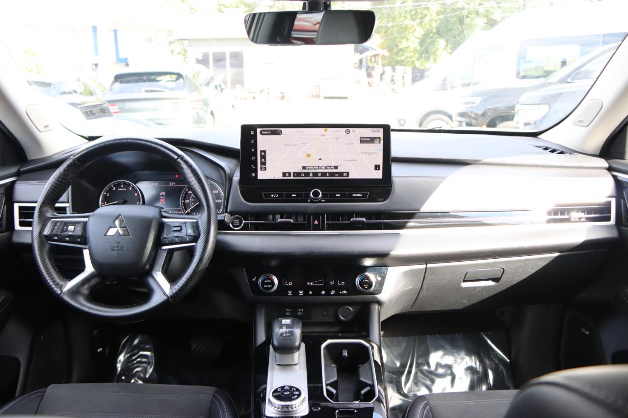 Mitsubishi Outlander SE FWD 2025