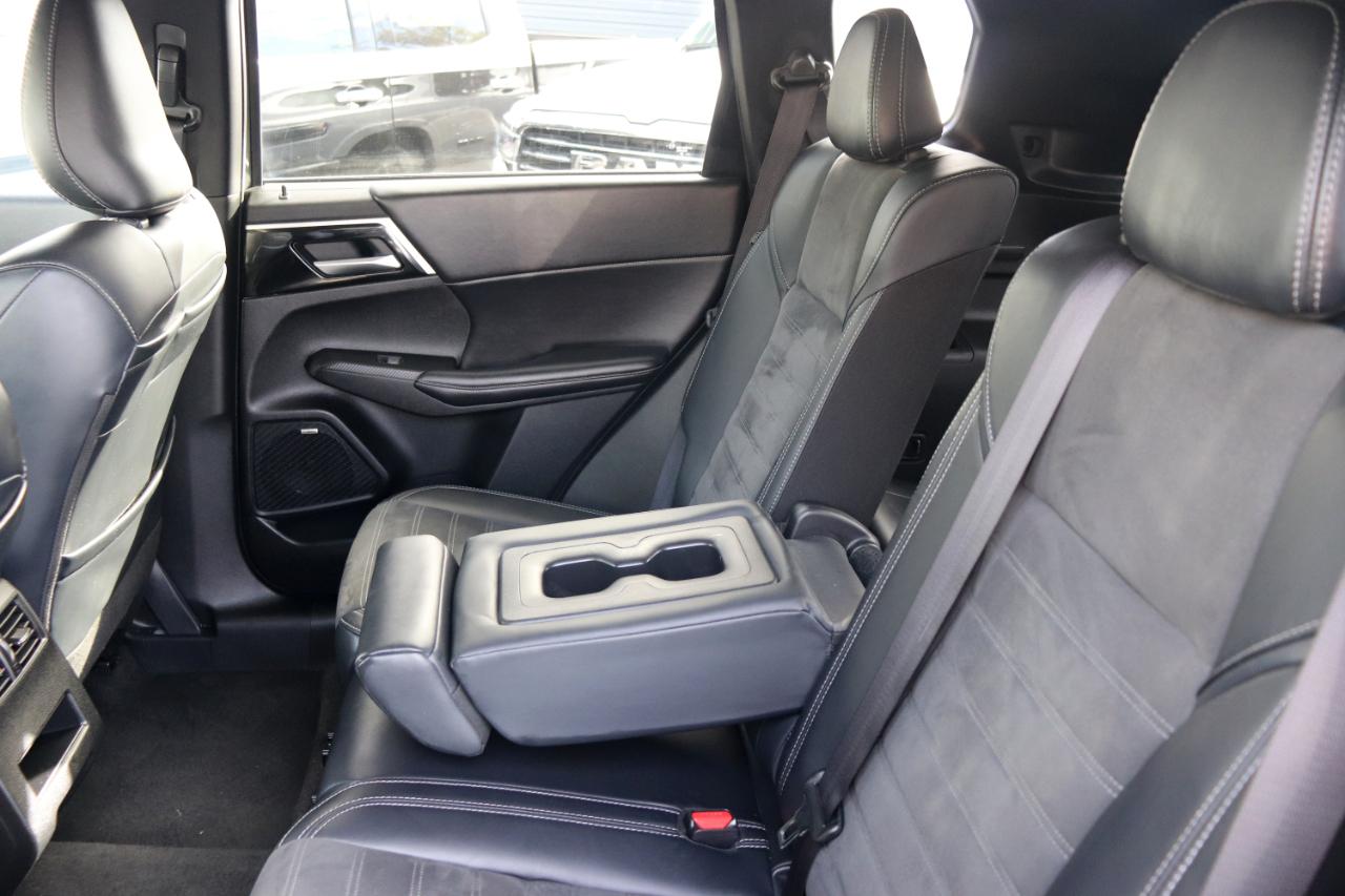 Mitsubishi Outlander SE FWD 2025