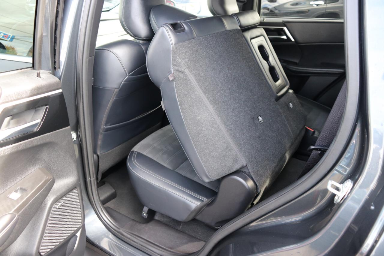Mitsubishi Outlander SE FWD 2025