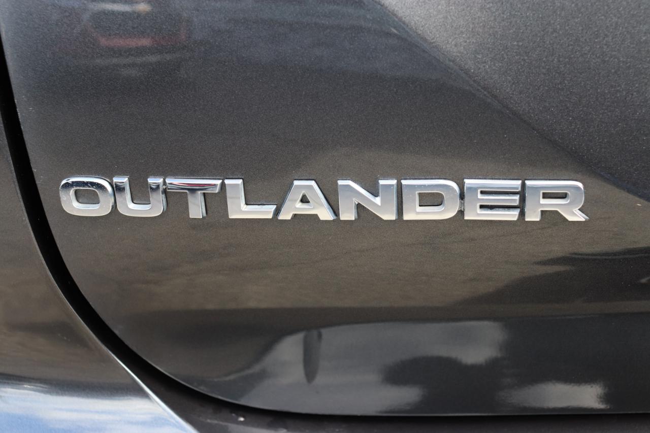 Mitsubishi Outlander SE FWD 2025