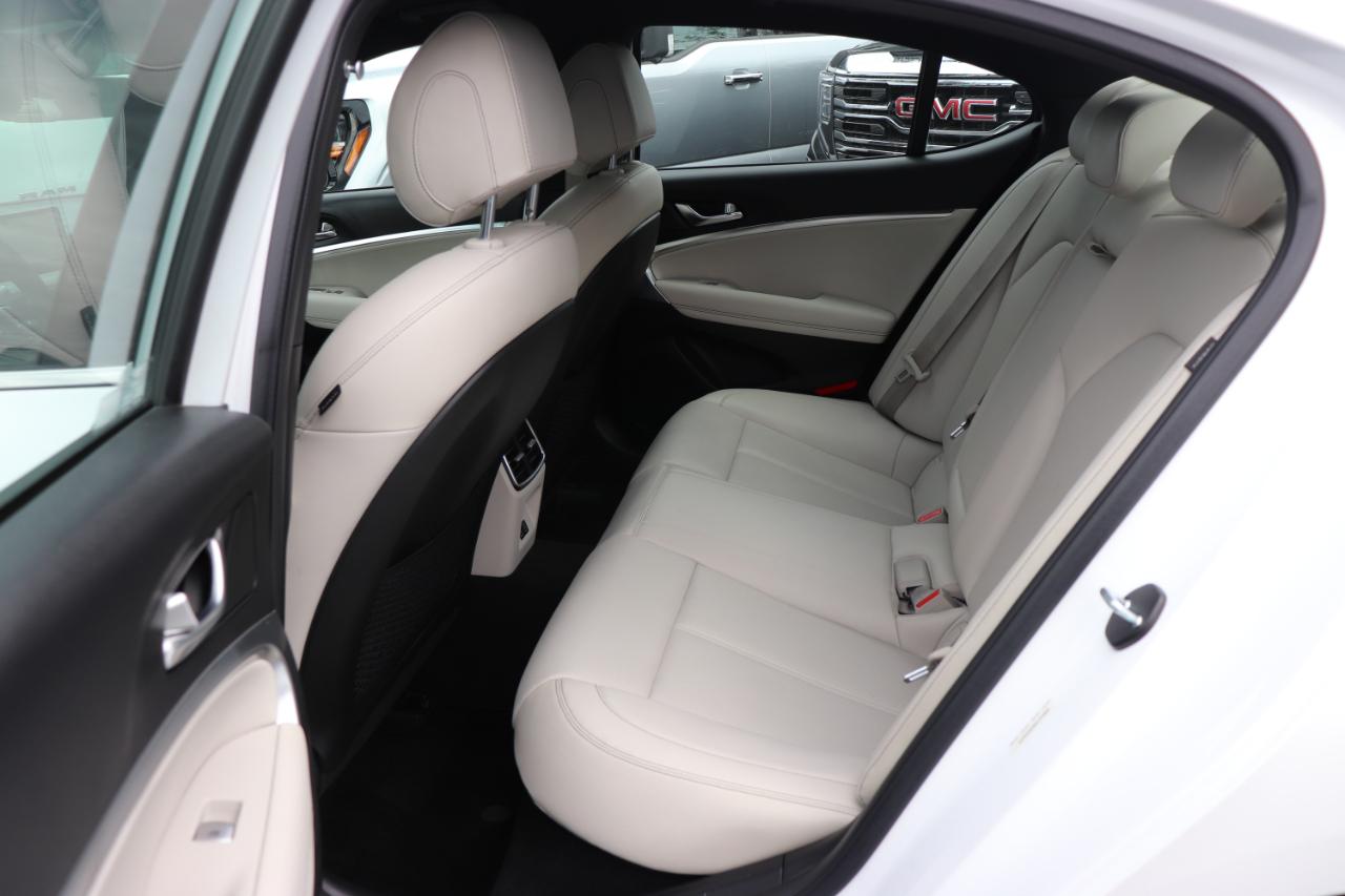 Genesis G70 2.5T AWD 2025