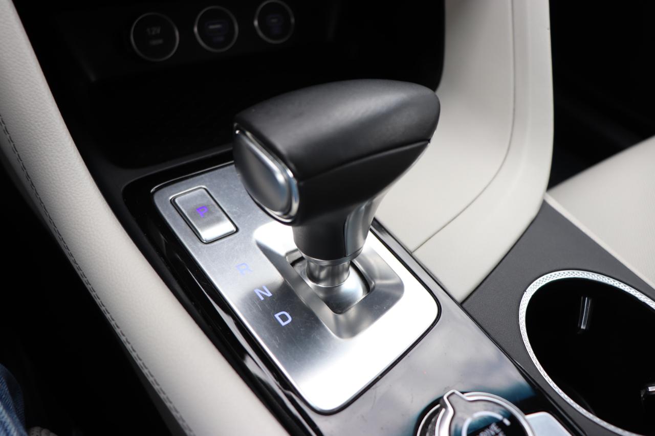 Genesis G70 2.5T AWD 2025