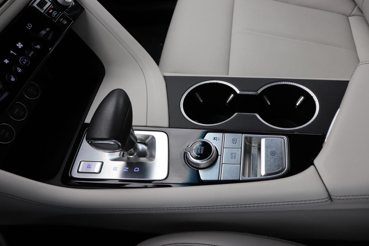 Genesis G70 2.5T AWD 2025