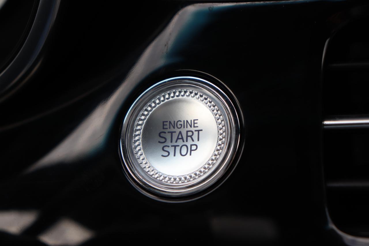 Genesis G70 2.5T AWD 2025